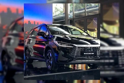 BYD Luncurkan M6 PHEV dengan Harga Mulai Rp 298 Juta