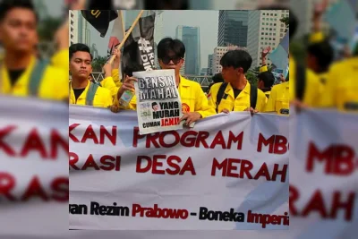 Polisi Tangkap Dua Penyusup Bawa Molotov di Demo BEM UI