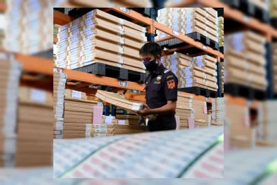 Bea Cukai Uji Coba Sistem Pemantauan Produksi Rokok Otomatis