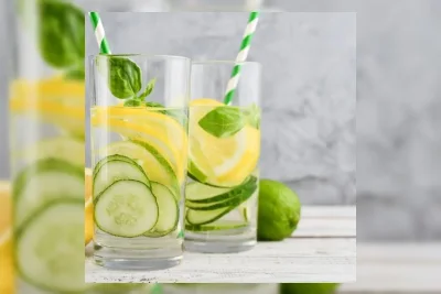 5 Bahan Alami untuk Membuat Air Putih Lebih Segar