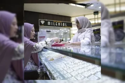 Harga Emas Perhiasan 15 Juni 2026: Variatif di Raja Emas, Stabil di Laku Emas dan Hartadinata