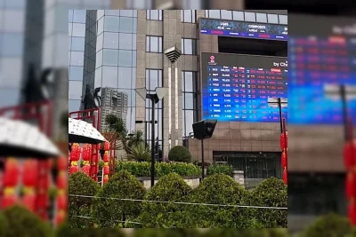 IHSG Melesat 4,38 Persen Jelang Siang, Sentimen Selat Hormuz Jadi Pendorong