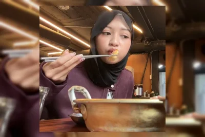 Halda Rianta Jelajahi Kuliner Populer di Seongsu Korea Selatan