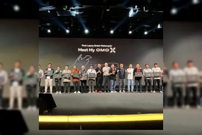 Omoway Serahkan 100 Unit Perdana Motor Listrik Omo&X di Indonesia