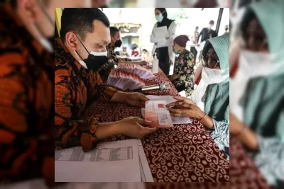 Kemensos Pastikan Penyaluran Bansos PKH dan BPNT Berlanjut