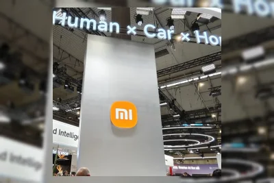 Xiaomi Kenalkan Lengan Robot Pengisi Daya Mobil Listrik Otomatis