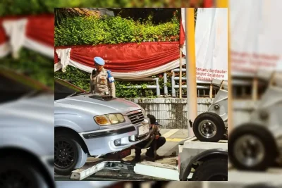 Dishub DKI Jakarta Jaring Ratusan Kendaraan dalam Operasi Parkir Liar