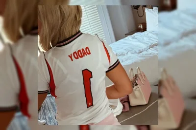 Koper Hilang, Istri Jordan Pickford Pakai Jersi Anak-anak di Piala Dunia