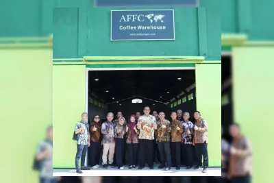 KBI dan Bappebti Luncurkan Sistem Resi Gudang Berbasis Rel di Bandung