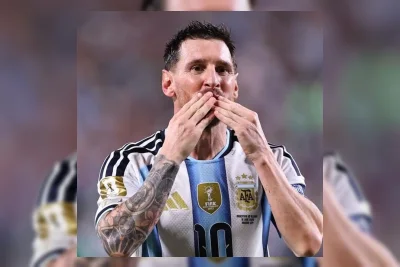Zlatan Ibrahimovic: Sepakbola Diciptakan Khusus untuk Lionel Messi