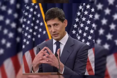 The Fed Umumkan Suku Bunga, Debut Kevin Warsh Disorot