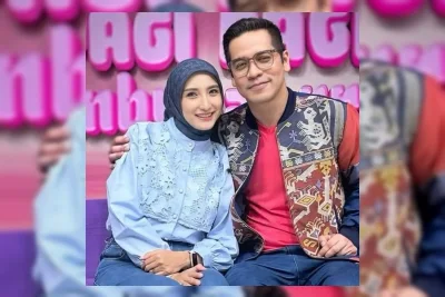 Ricky Perdana Hadiahi Chaca Thakya Perhiasan dari ASI