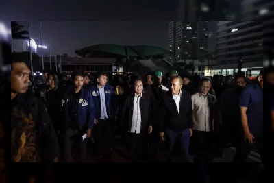 Rano Karno Janji Tuntaskan Banjir Abadi Joglo: Jalan Ambles Aja Kita Perbaiki