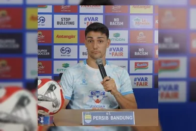 Persib Bandung Cari Bek Baru Setelah Federico Barba Hengkang