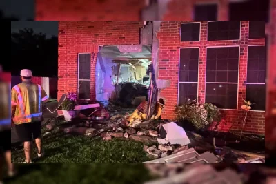 Tesla Tabrak Rumah di Texas, Seorang Wanita Tewas