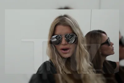 Jessica Simpson Buka DM, Tapi Hanya untuk Pria Terverifikasi