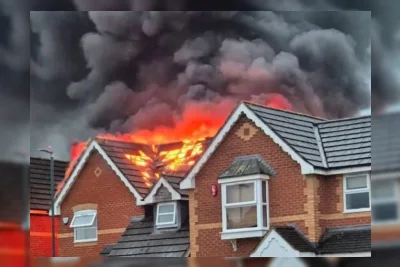 Rumah di Bristol Terbakar Setelah Tersambar Petir Saat Badai Dahsyat