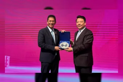 Menkeu Purbaya Raih Gelar Profesor Kehormatan dari China Usai Amankan Utang Rp301 T