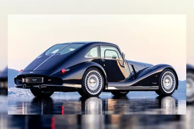 Morgan Midsummer Coupe: Atap Tetap dengan Rangka Kayu dan Mesin BMW