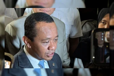Prancis Cegat Lagi Kapal Tanker Rusia di Laut Sisilia