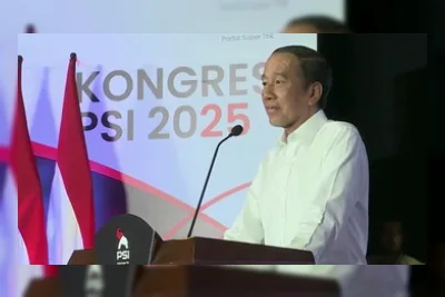 PSI Tegaskan Jokowi Tak Lagi di Partai Lama, Buktinya Pakai Outfit 'Gajah' ke Lampung