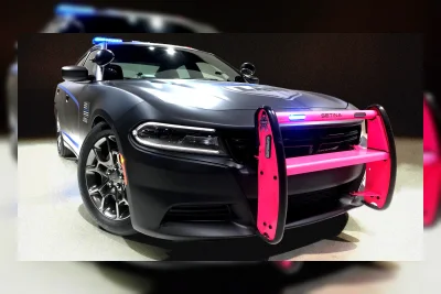 Mobil Curian Dikejar Polisi Melintasi Lapangan Golf di New York