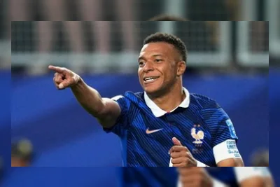 Viral, Mbappe Minta Wasit Serahkan Ban Kapten ke Tchouameni