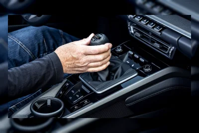 Studi: Mobil Manual Aktifkan Otak Lebih Baik daripada Matik