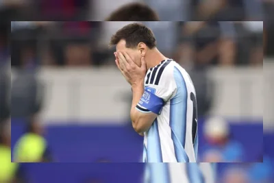 Untuk Pertama Kali Sejak 20 Tahun Lalu, Lionel Messi Harus Rasakan Hal Ini