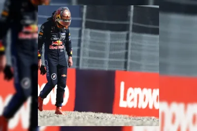 Red Bull Minta Maaf pada Verstappen Usai Kecelakaan Akibat Kerusakan Teknis