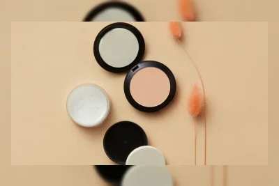 Kulit Kering Bagusnya Pakai Bedak Apa? Ini 5 Pilihan agar Makeup Tetap Flawless