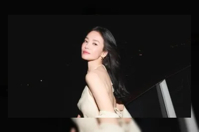Song Hye Kyo Tampil Elegan dengan Gaun Satin di Gala Dinner Guerlain