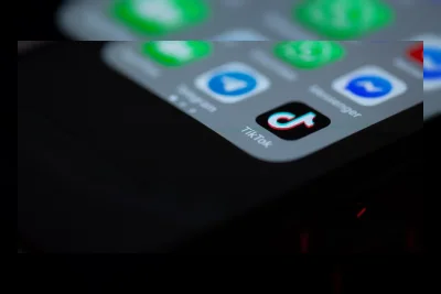 Indonesia Nonaktifkan 4,7 Juta Akun Anak di TikTok dan YouTube