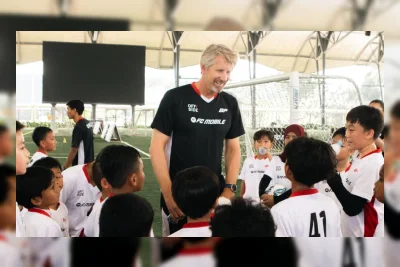 Edwin van der Sar Sukses Gegerkan Jakarta, Sejumlah Agenda Diserbu Penggemar