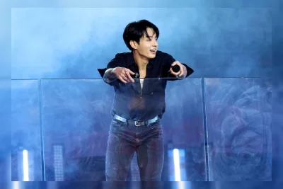 Jungkook BTS Tegaskan Belum Ada Rencana Menikah saat Weverse Live