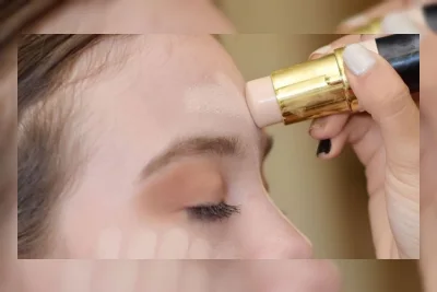 Foundation Stick Merek Apa yang Bagus? Ini 3 Pilihan yang Dipuji Pengguna