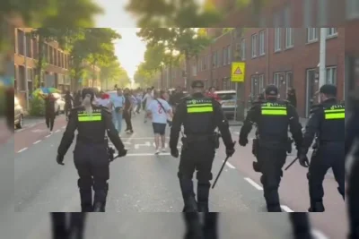 Kalah dari Maroko, Suporter Belanda Rusuh, Polisi Tembakkan Water Cannon