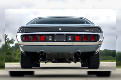 Restomod 1971 Dodge Charger R/T dengan Mesin Hellcat Siap Dilelang