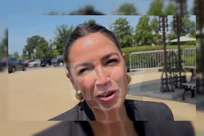 AOC Ajak Warga Tetap Patriotik: Amerika Lebih Besar dari Penguasanya