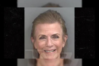 Bintang 'Young and the Restless' Colleen Zenk Ditangkap karena DUI