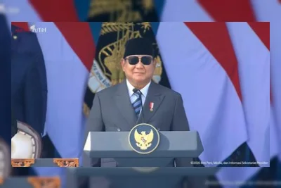 Prabowo di HUT Bhayangkara: Demokrasi Jangan Dibajak Orang Banyak Uang