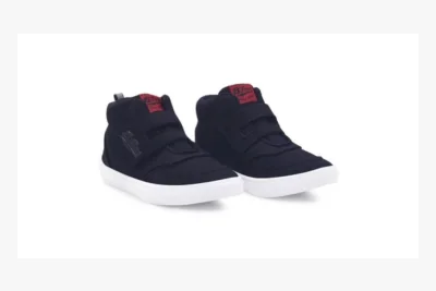 5 Sepatu Sekolah Lokal Paling Awet Mulai Rp100 Ribuan