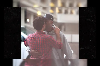 Jussie Smollett dan Karamo Brown Berciuman di Bandara