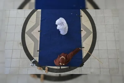 Pasangan di Aceh Dicambuk 21 Kali Akibat Asusila saat Live TikTok
