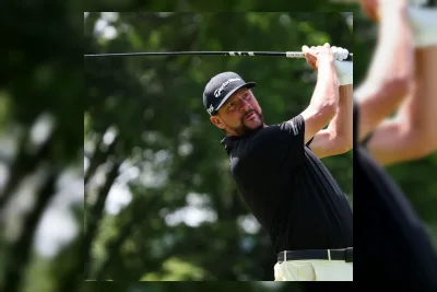 Michael Block Tampil dengan Potongan Rambut 'USA' di US Senior Open