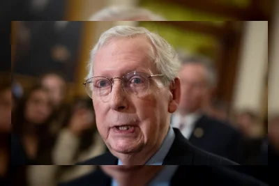 Mitch McConnell Terus Membaik di Rumah Sakit, Bantah Rumor Kematian