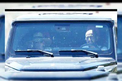Britney Spears Tampil Santai saat Jalan-jalan di Los Angeles