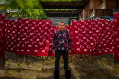 Dari Hutan Ranjuri, Anto Ubah Daun Gugur Jadi Pewarna Alami Batik Valiri