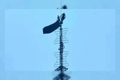 Dua Orang Ditangkap Usai Panjat Empire State Building untuk Lamar Kekasih