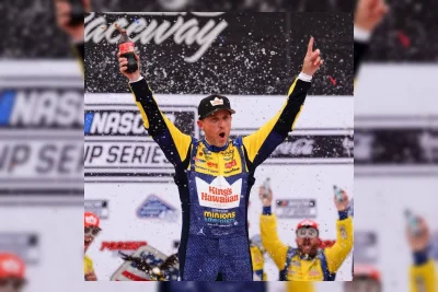 Denny Hamlin Raih Pole di Chicagoland, NASCAR Kembali Setelah Tujuh Tahun